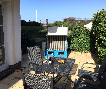 Villa Bolte 19 - Terrasse mit Strandkorb